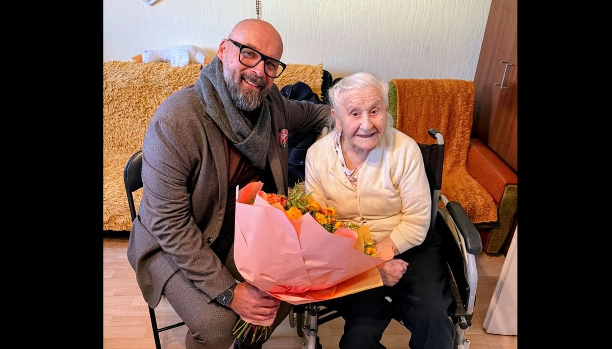 Pani Aniela z Pyskowic świętowała setne urodziny! Burmistrz złożył Jubilatce serdeczne życzenia