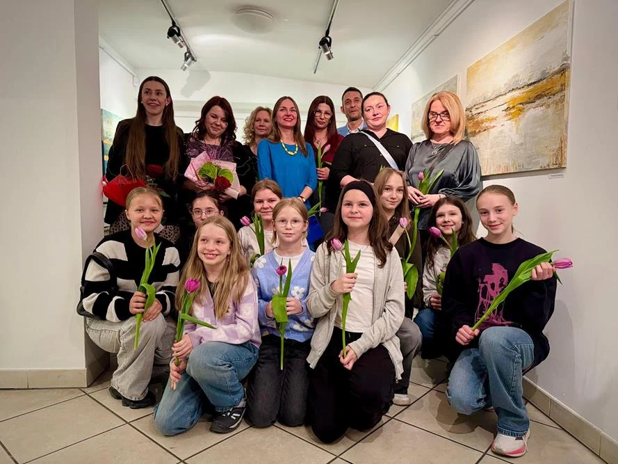 „Ślady Wyobraźni” – wystawa twórczej współpracy nauczycieli i uczniów w Mysłowicach