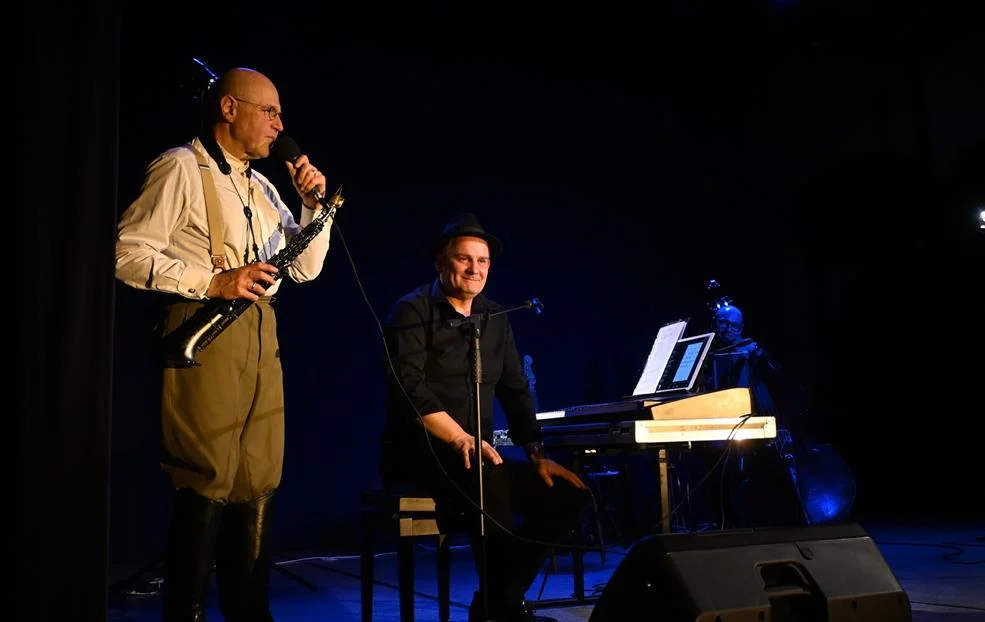 Muzyczny wieczór w Orzeszu. Ireneusz Krosny Trio na scenie MOK