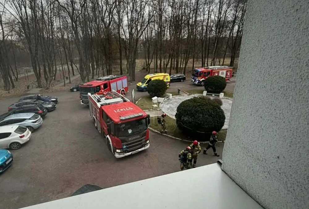 Akcja służb w rudzkim liceum. Kilkoro uczniów źle się poczuło