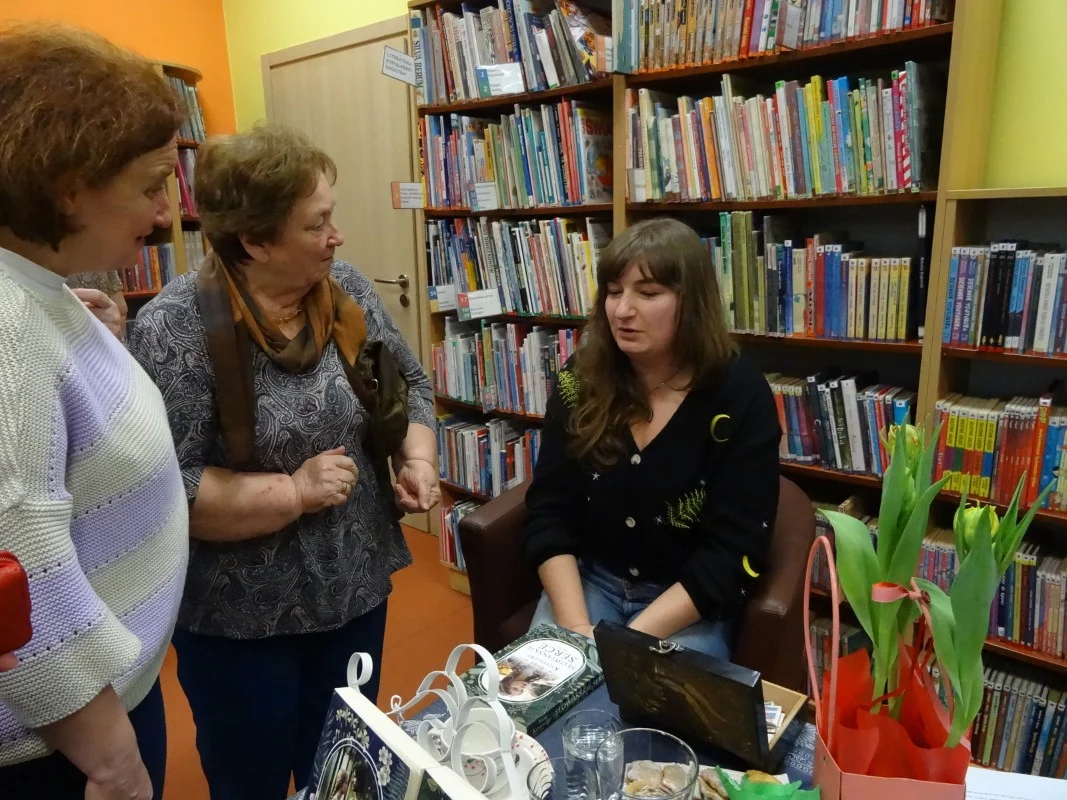 Za nami spotkanie autorskie z Anną Krzysteczko. Rozmowy o książkach i inspiracjach w bibliotece