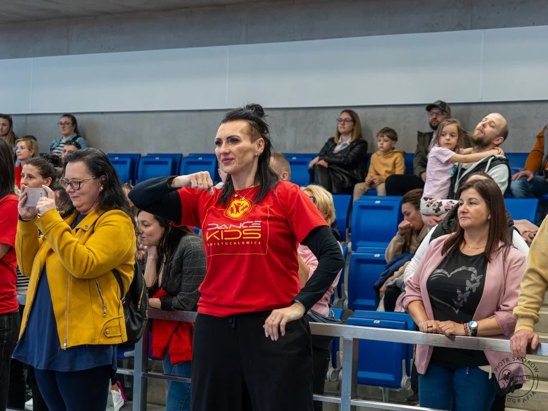 Hala na Skałce pełna energii. Za nami charytatywny dzień fitness w Świętochłowicach / fot. Piotr Sasyków Fotografia