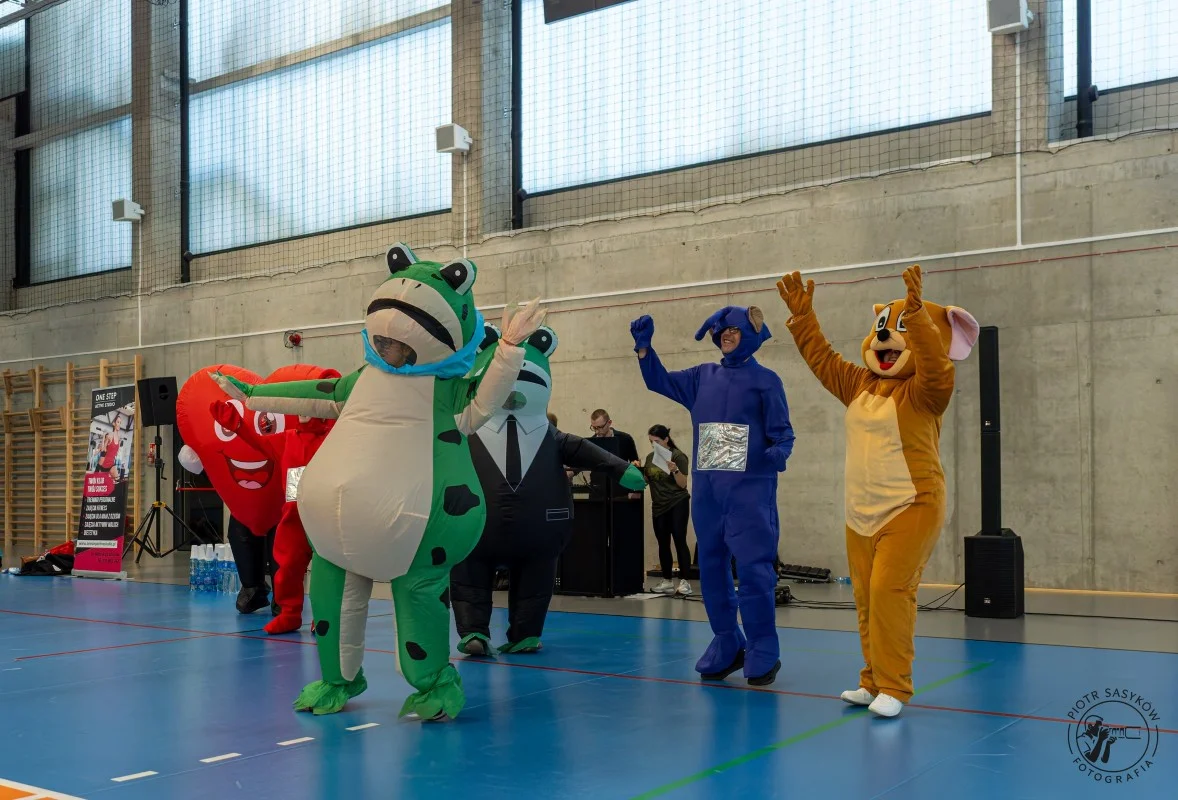 Hala na Skałce pełna energii. Za nami charytatywny dzień fitness w Świętochłowicach / fot. Piotr Sasyków Fotografia