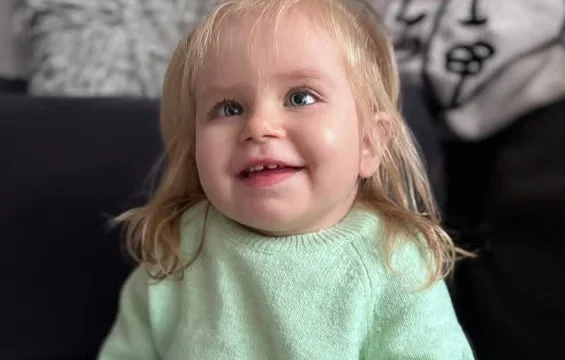 Wyścig z czasem o życie małej Alusi z Sosnowca. Pomóżmy zatrzymać śmiertelną chorobę!