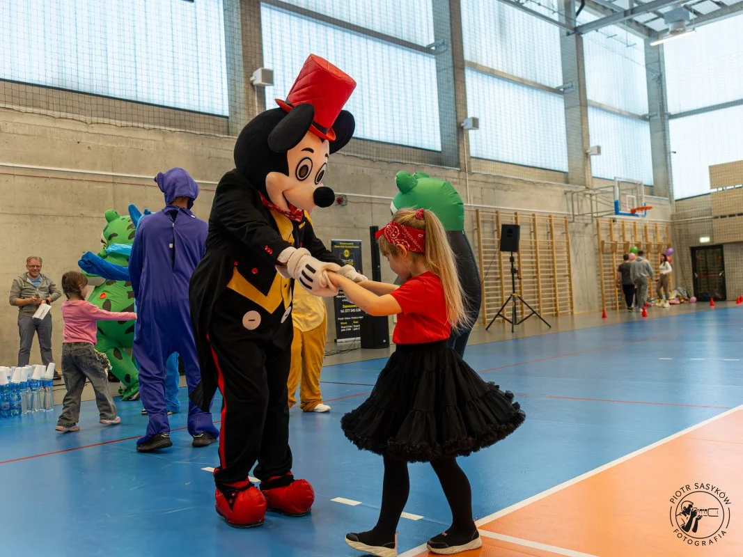 Hala na Skałce pełna energii. Za nami charytatywny dzień fitness w Świętochłowicach / fot. Piotr Sasyków Fotografia