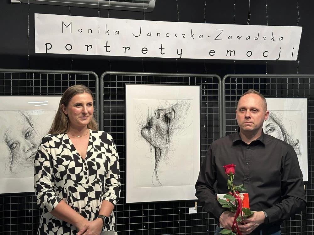 „Portrety emocji” w Piekarach Śląskich. W bibliotece ruszyła nowa wystawa