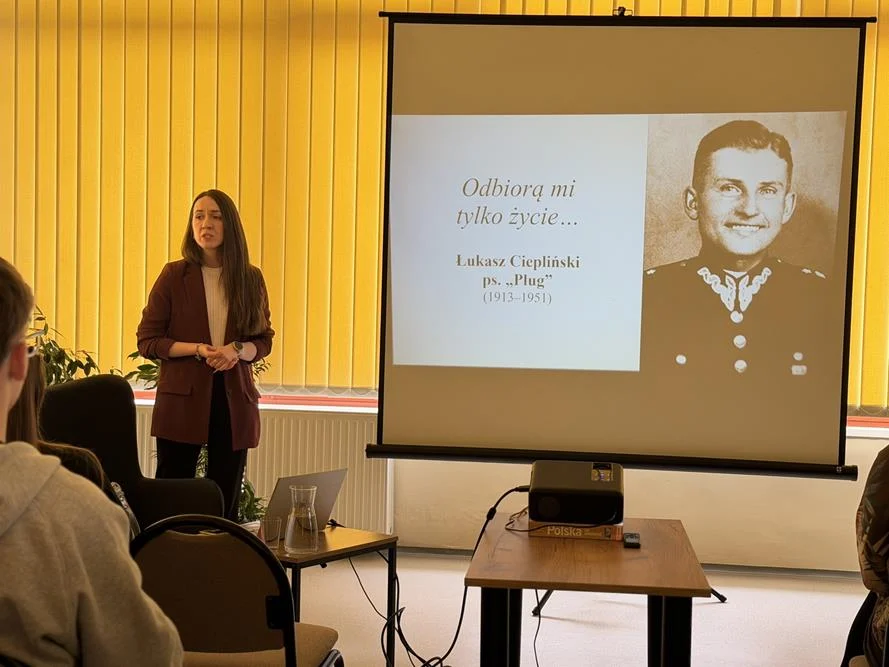 Narodowy Dzień Pamięci Żołnierzy Wyklętych w mysłowickiej bibliotece