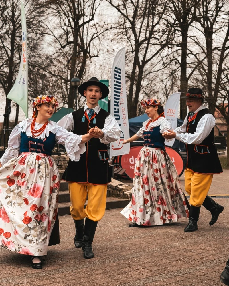 Chłód nie przeszkodził zabawie! Pyskowice świętowały na Jarmarku Wielkanocnym / fot. UM Pyskowice FB