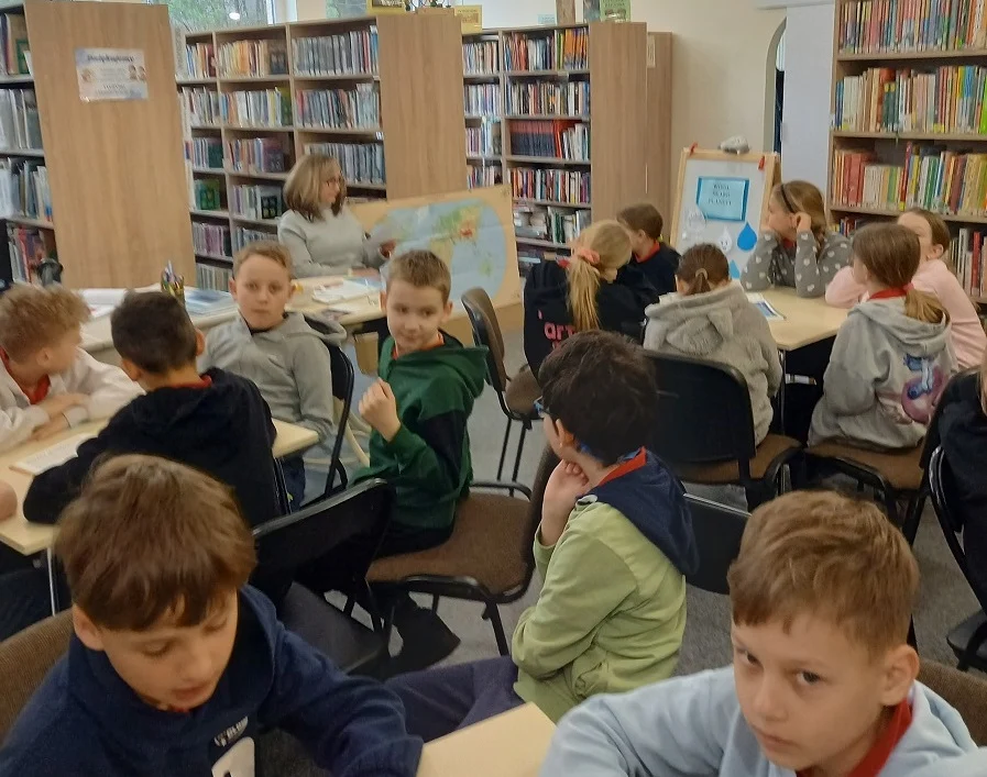 Światowy Dzień Wody w Kosztowach. Uczniowie odkrywali, dlaczego woda to skarb