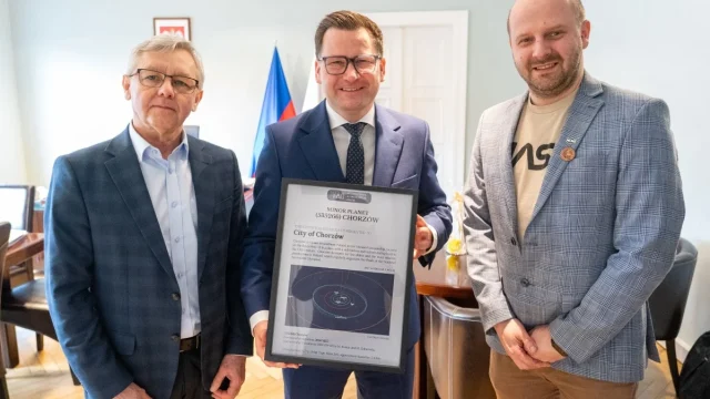 Planetoida nazwana „Chorzów”. Certyfikat trafił do prezydenta miasta