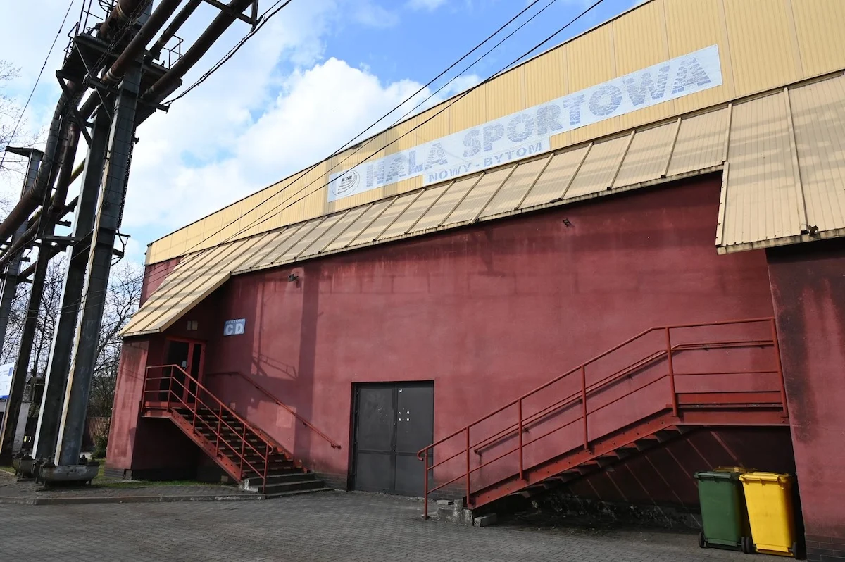 Ruda Śląska inwestuje w termomodernizację. Zmiany w ZS nr 5 i hali przy Hallera