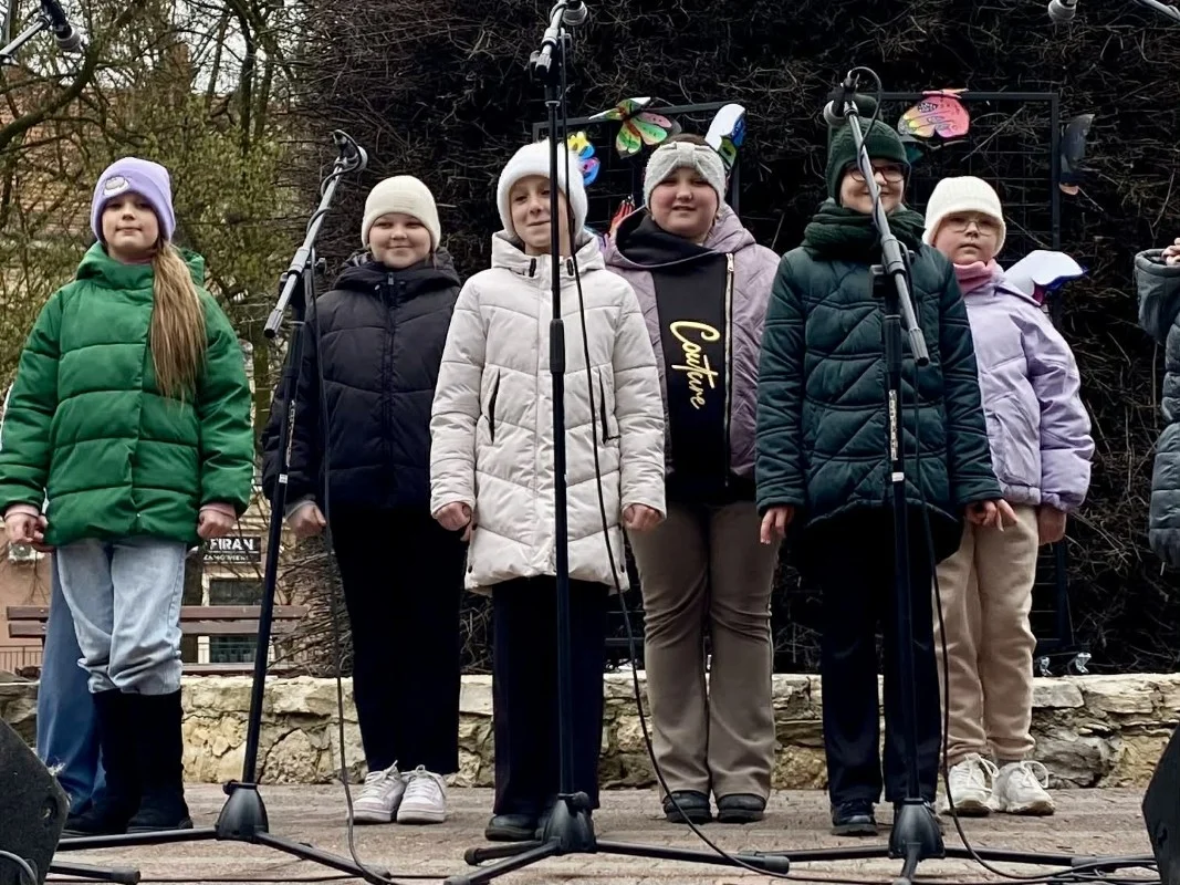 Chłód nie przeszkodził zabawie! Pyskowice świętowały na Jarmarku Wielkanocnym