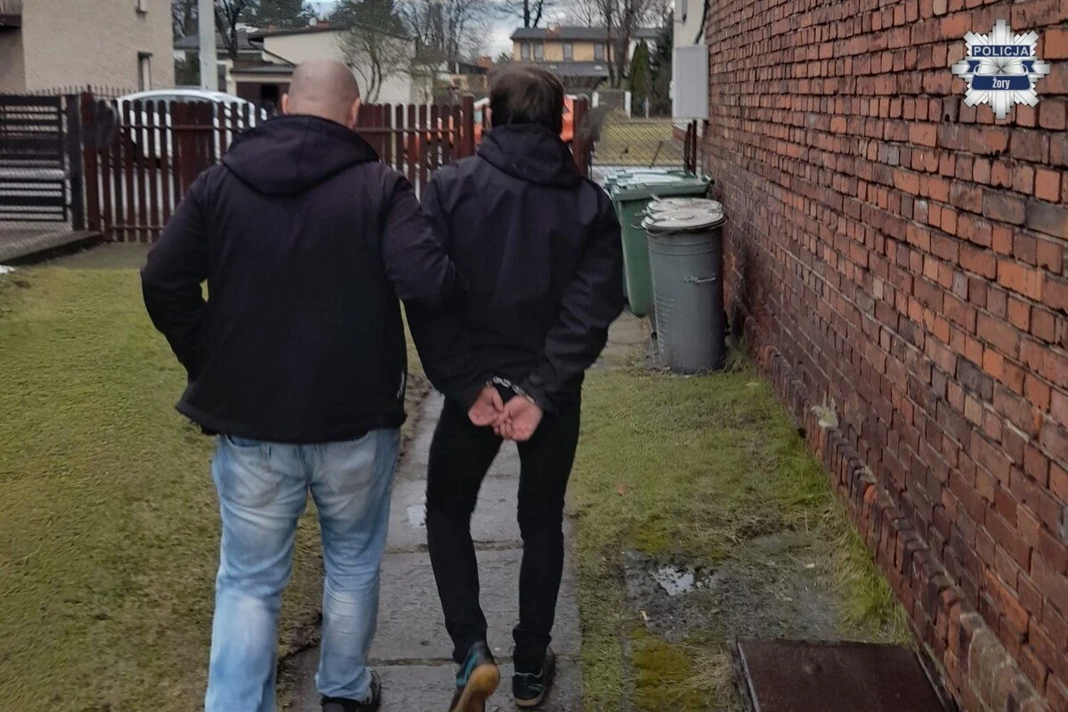 Żorscy policjanci w akcji "Poszukiwany" - odnaleziono zaginioną dziewczynę i zatrzymano mężczyznę