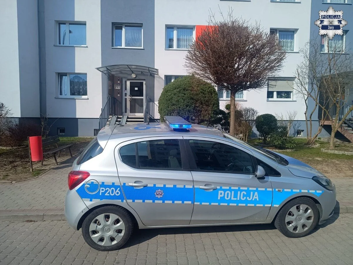 Reakcja na sygnały mieszkańców. Dzielnicowy zatrzymał mężczyznę z narkotykami