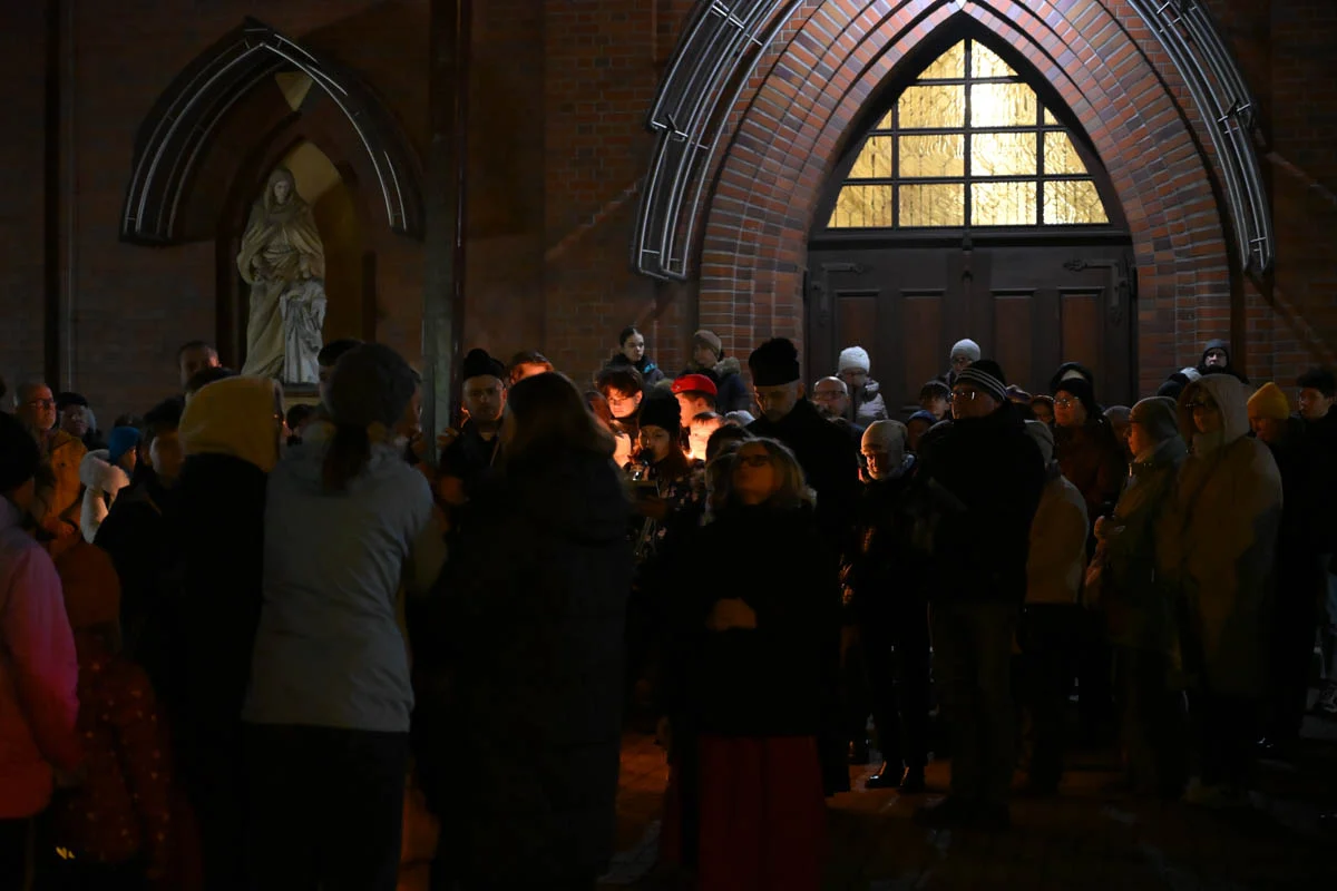Wierni przeszli w Drogach Krzyżowych ulicami Rudy Śląskiej / fot. Marek Faber