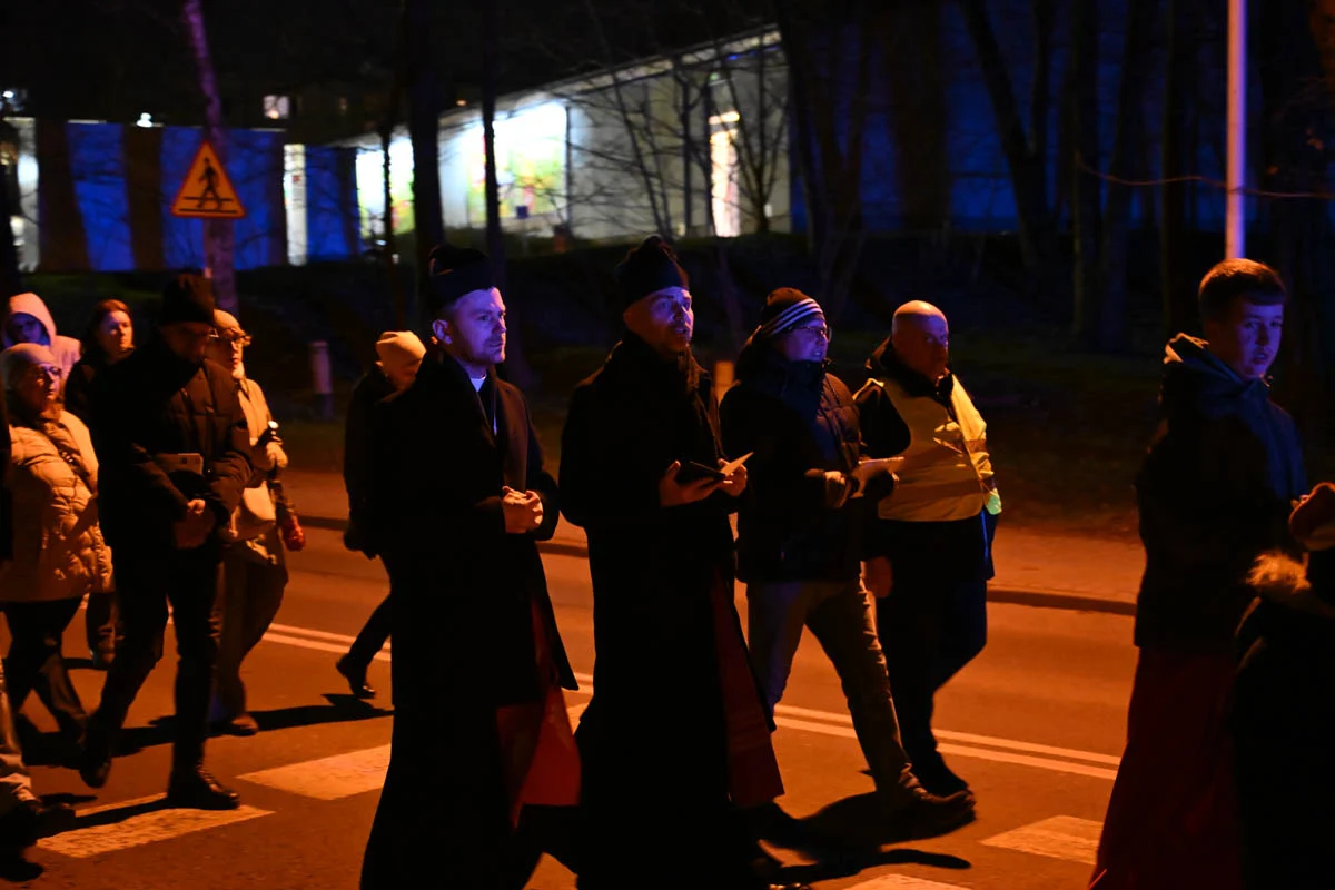 Wierni przeszli w Drogach Krzyżowych ulicami Rudy Śląskiej / fot. Marek Faber