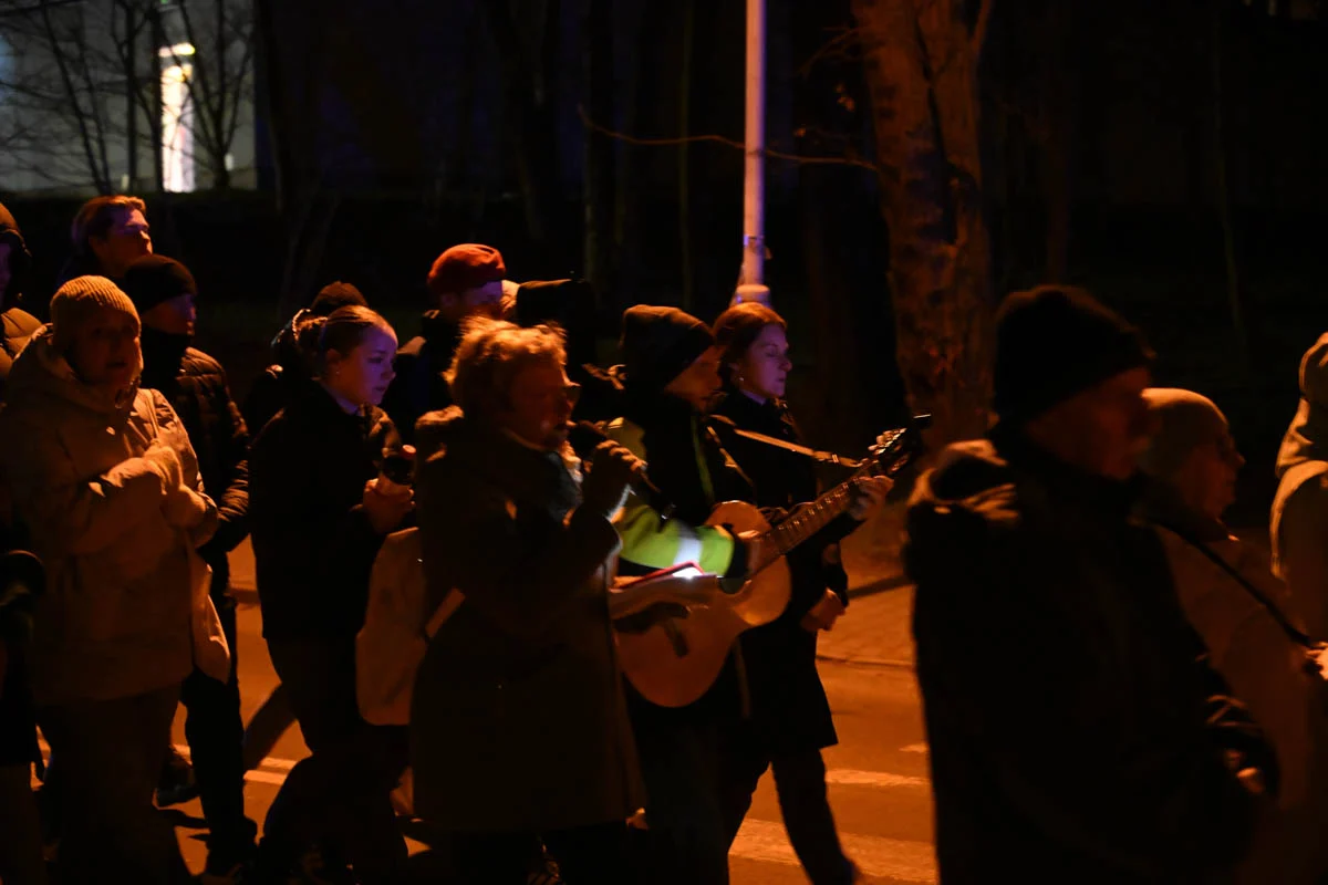 Wierni przeszli w Drogach Krzyżowych ulicami Rudy Śląskiej / fot. Marek Faber