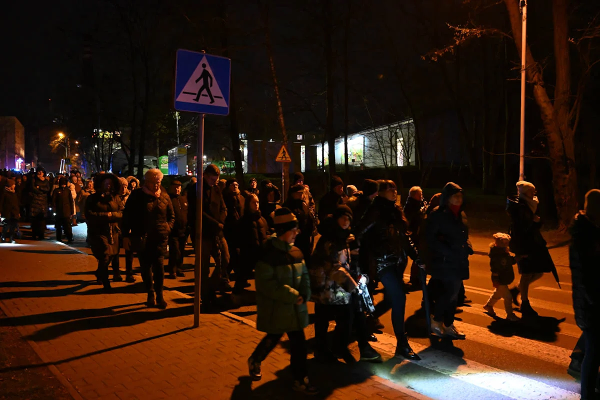 Wierni przeszli w Drogach Krzyżowych ulicami Rudy Śląskiej / fot. Marek Faber