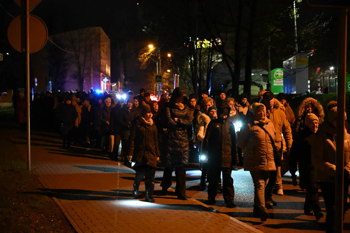 Wierni przeszli w Drogach Krzyżowych ulicami Rudy Śląskiej / fot. Marek Faber
