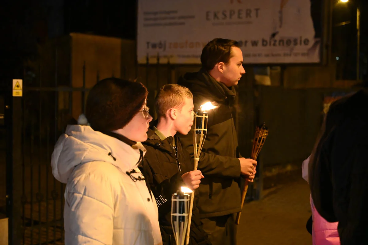 Wierni przeszli w Drogach Krzyżowych ulicami Rudy Śląskiej / fot. Marek Faber