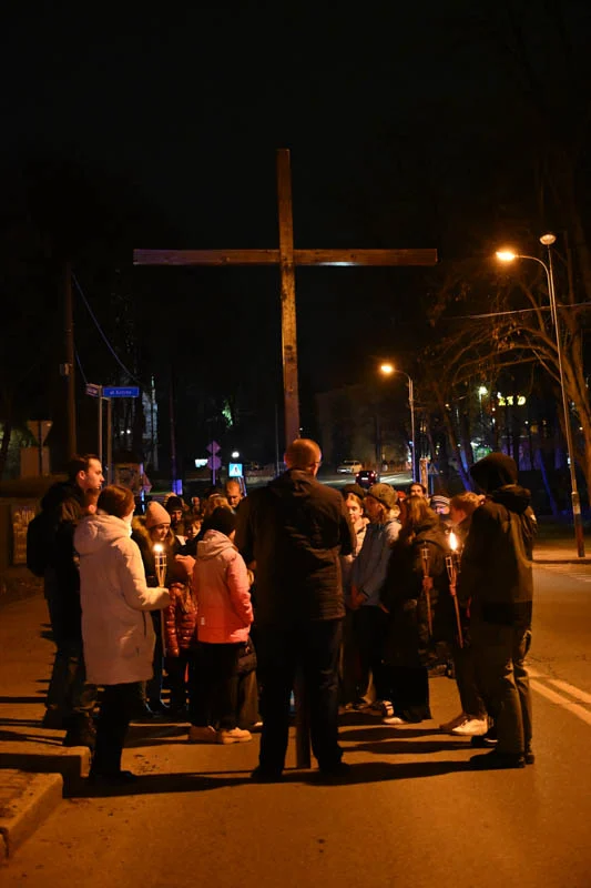 Wierni przeszli w Drogach Krzyżowych ulicami Rudy Śląskiej / fot. Marek Faber