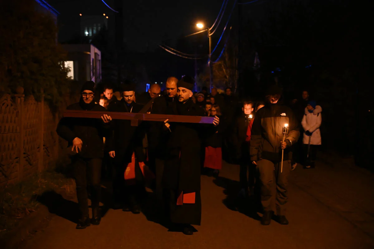 Wierni przeszli w Drogach Krzyżowych ulicami Rudy Śląskiej / fot. Marek Faber