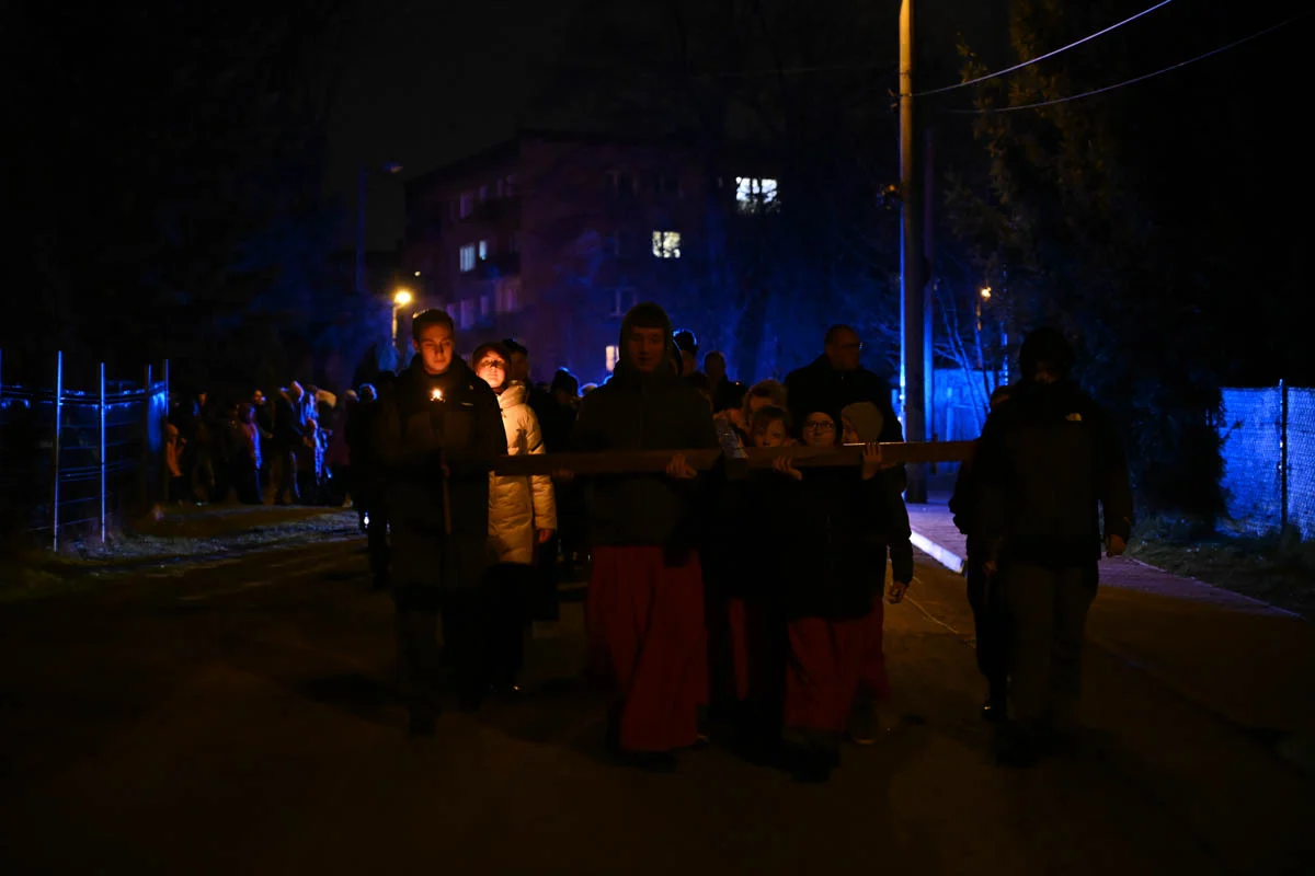 Wierni przeszli w Drogach Krzyżowych ulicami Rudy Śląskiej / fot. Marek Faber