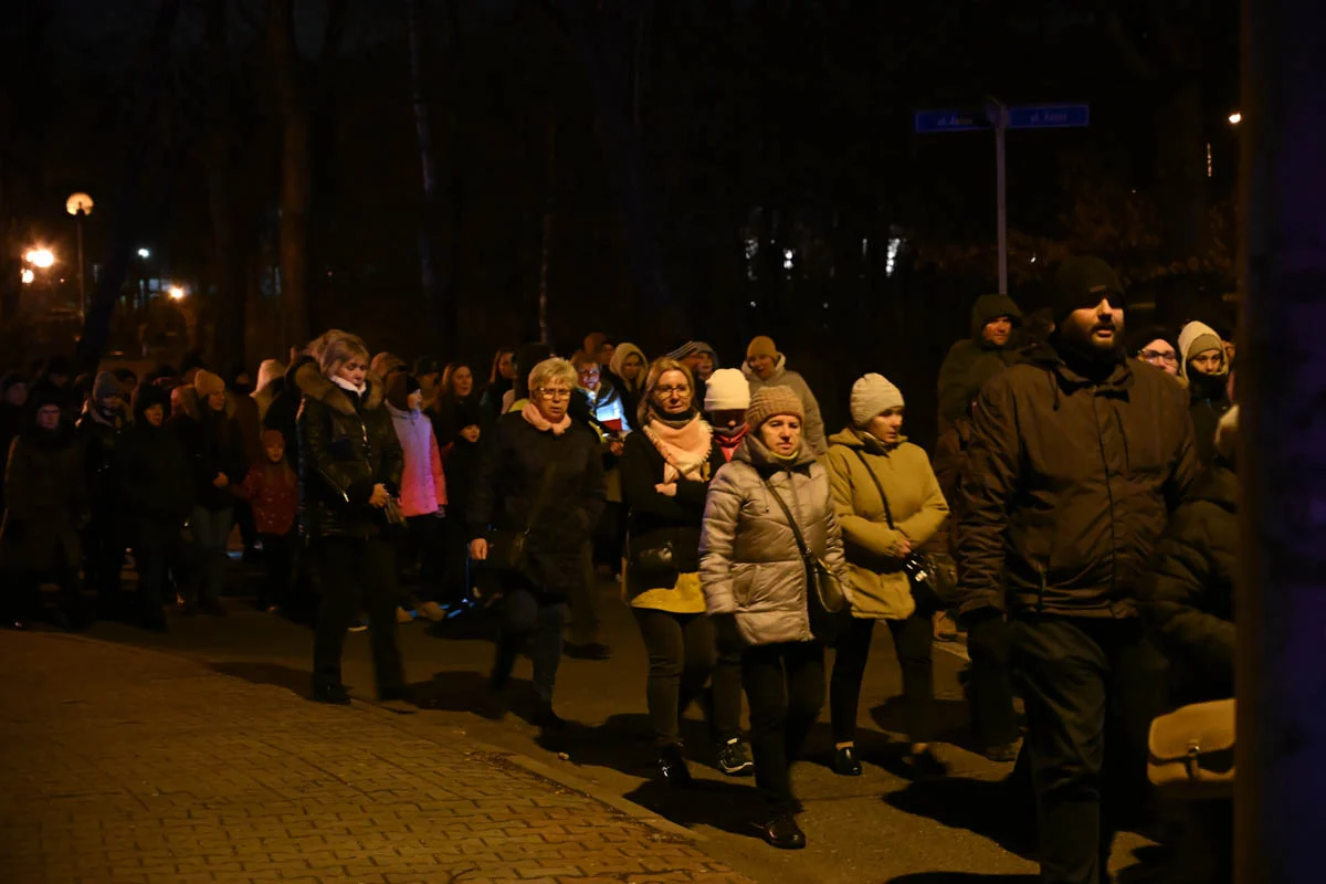 Wierni przeszli w Drogach Krzyżowych ulicami Rudy Śląskiej / fot. Marek Faber