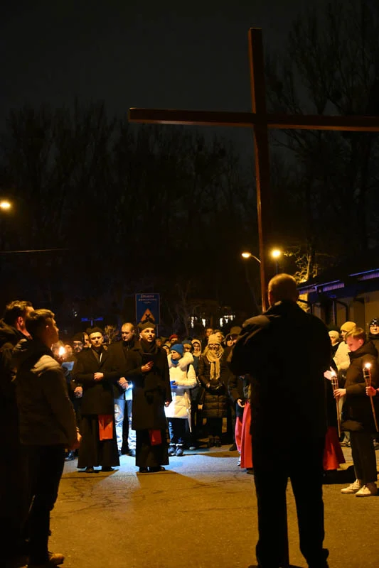 Wierni przeszli w Drogach Krzyżowych ulicami Rudy Śląskiej / fot. Marek Faber