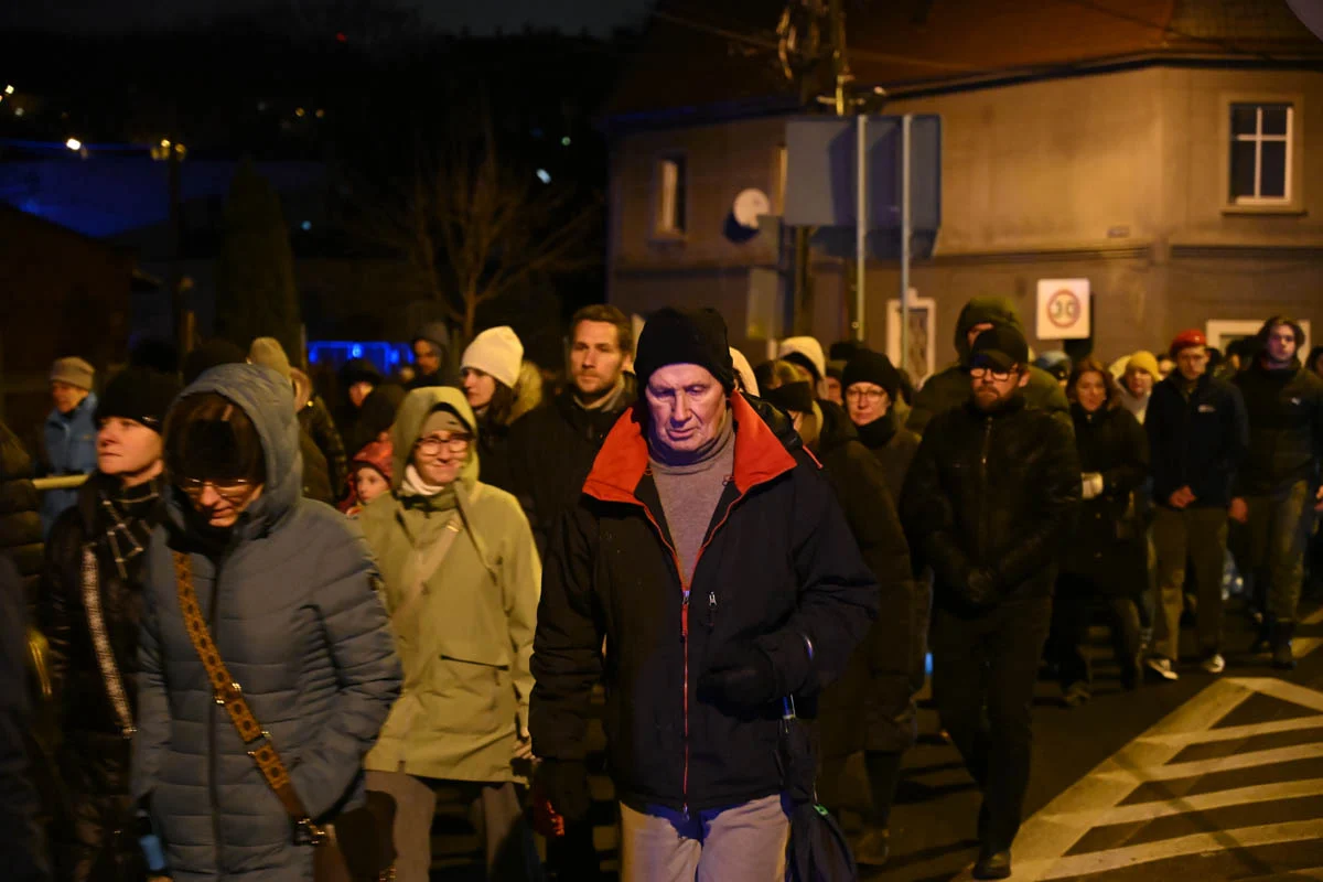 Wierni przeszli w Drogach Krzyżowych ulicami Rudy Śląskiej / fot. Marek Faber