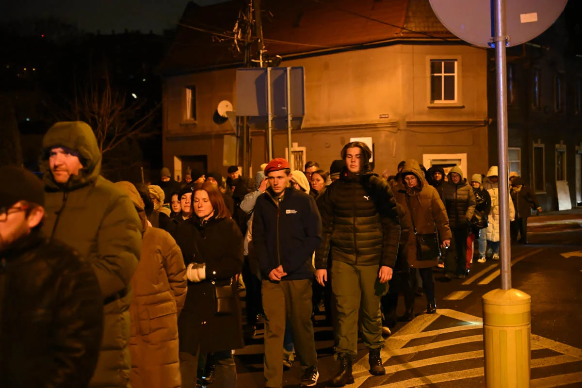 Wierni przeszli w Drogach Krzyżowych ulicami Rudy Śląskiej / fot. Marek Faber