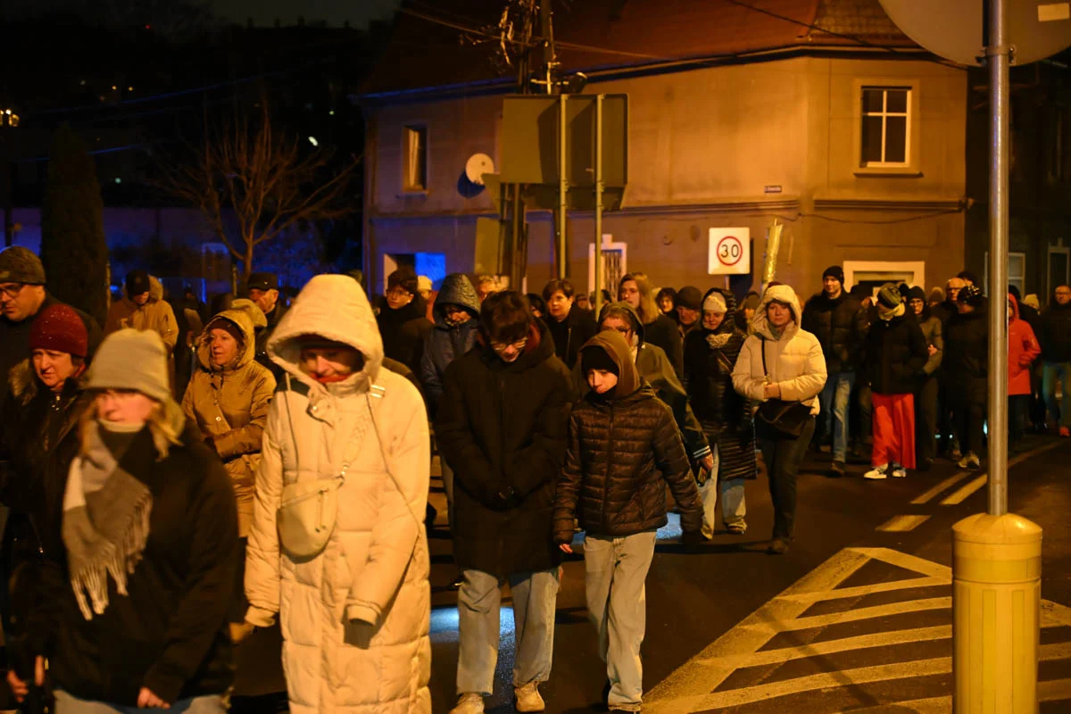 Wierni przeszli w Drogach Krzyżowych ulicami Rudy Śląskiej / fot. Marek Faber