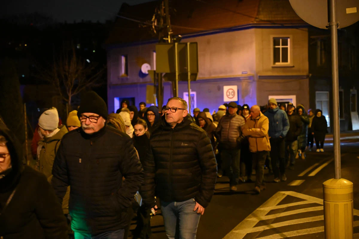 Wierni przeszli w Drogach Krzyżowych ulicami Rudy Śląskiej / fot. Marek Faber