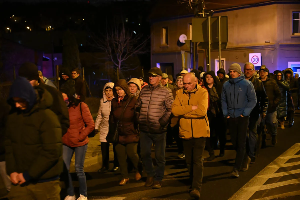 Wierni przeszli w Drogach Krzyżowych ulicami Rudy Śląskiej / fot. Marek Faber
