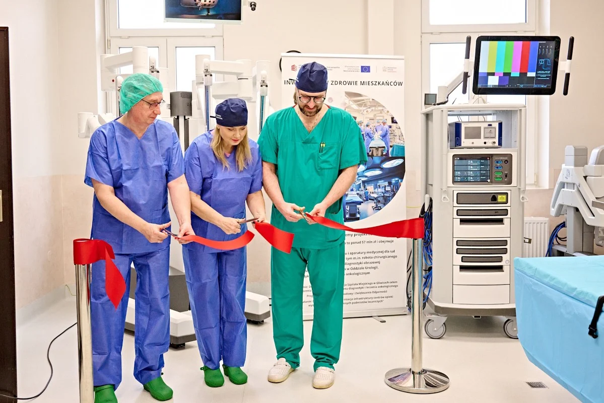 Chirurgia robotyczna na światowym poziomie. Da Vinci już operuje w gliwickim Szpitalu Miejskim