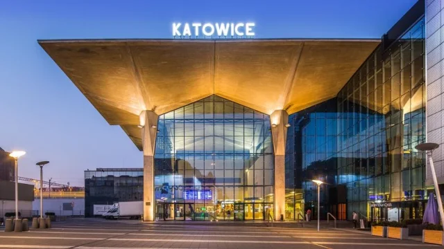 Ewakuacja dworca w Katowicach. Pociągi nie jeździły przez ponad godzinę