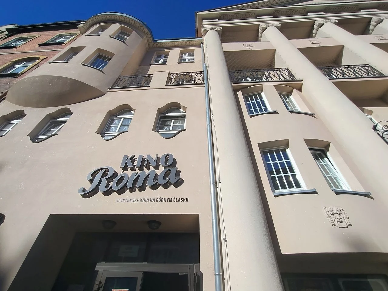 Kino Roma ma nowy szyld