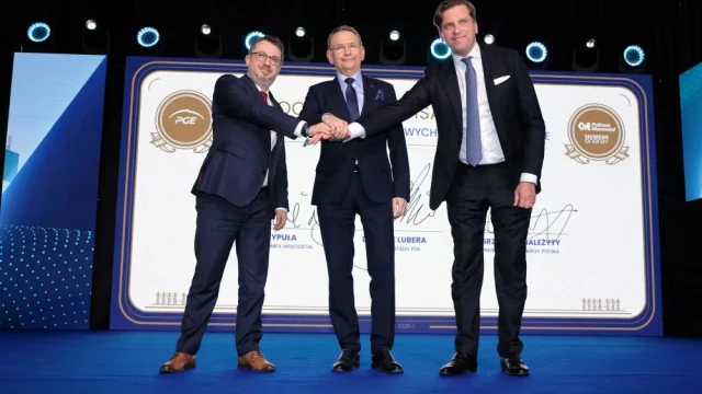 PGE podpisała umowy na budowę dwóch nowych elektrowni gazowych w Rybniku i Gryfinie