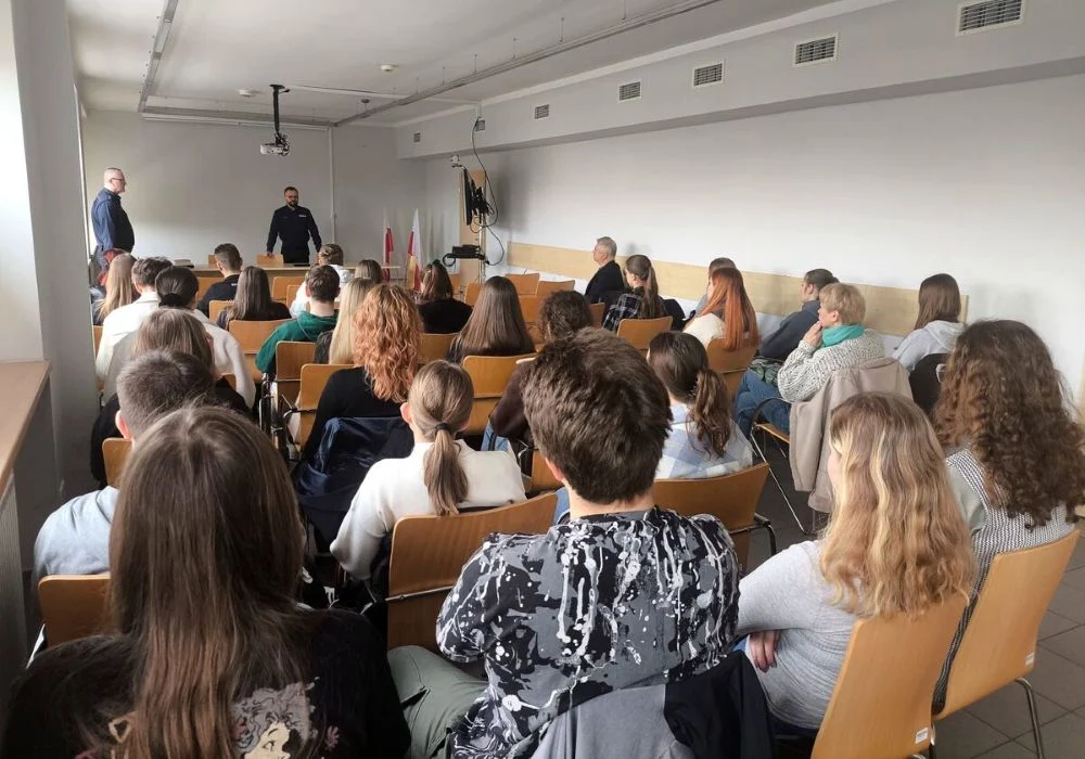 Tłumacz, świadek i policyjna procedura. Praktyczne warsztaty w komendzie w Rybniku