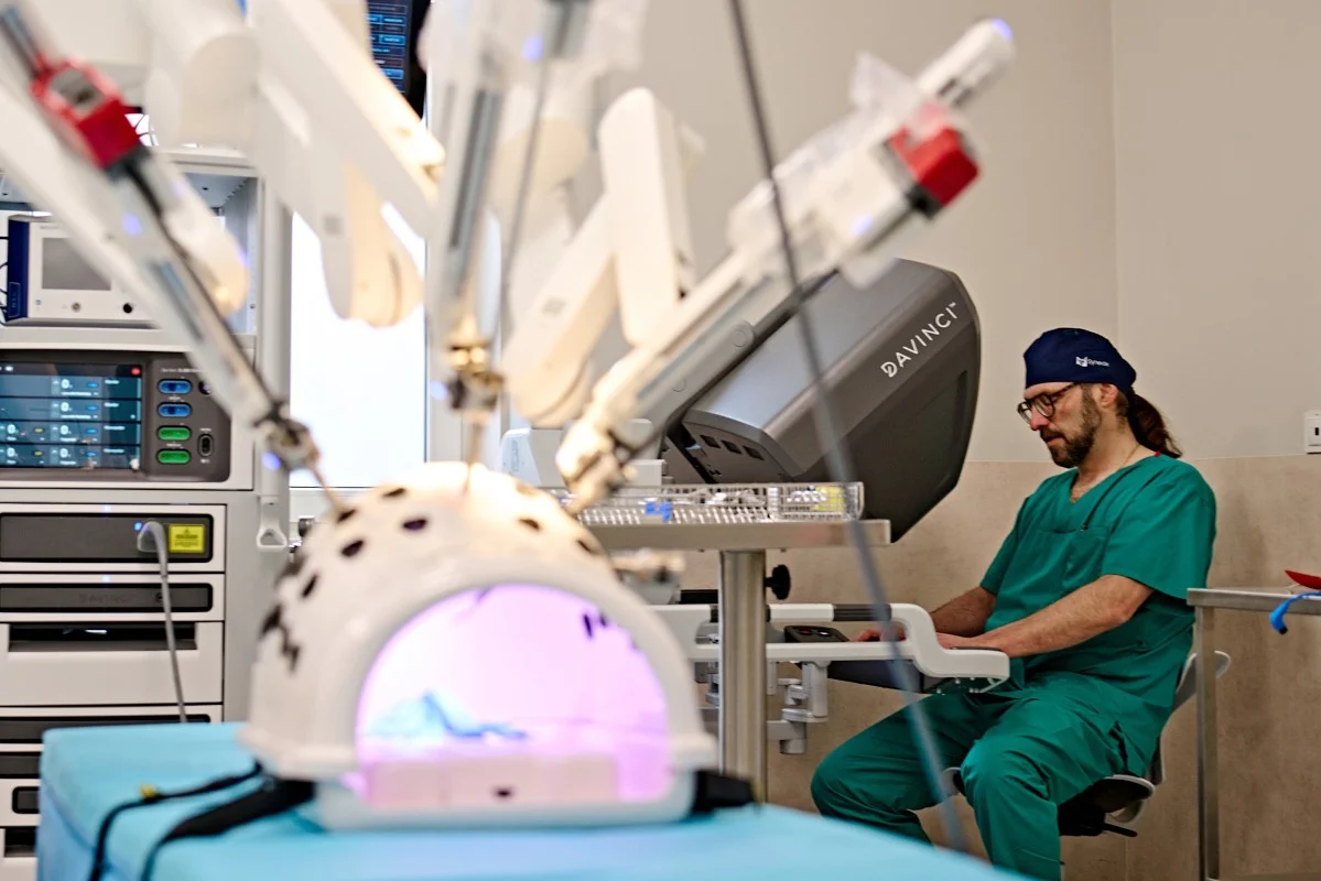 Chirurgia robotyczna na światowym poziomie. Da Vinci już operuje w gliwickim Szpitalu Miejskim / fot. UM Gliwice
