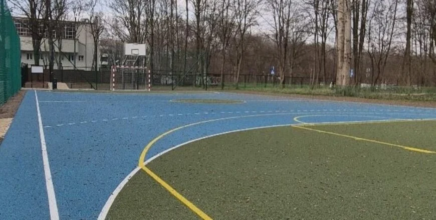 Nowe boisko przy ZSEU w Zabrzu gotowe. Skorzystają też mieszkańcy
