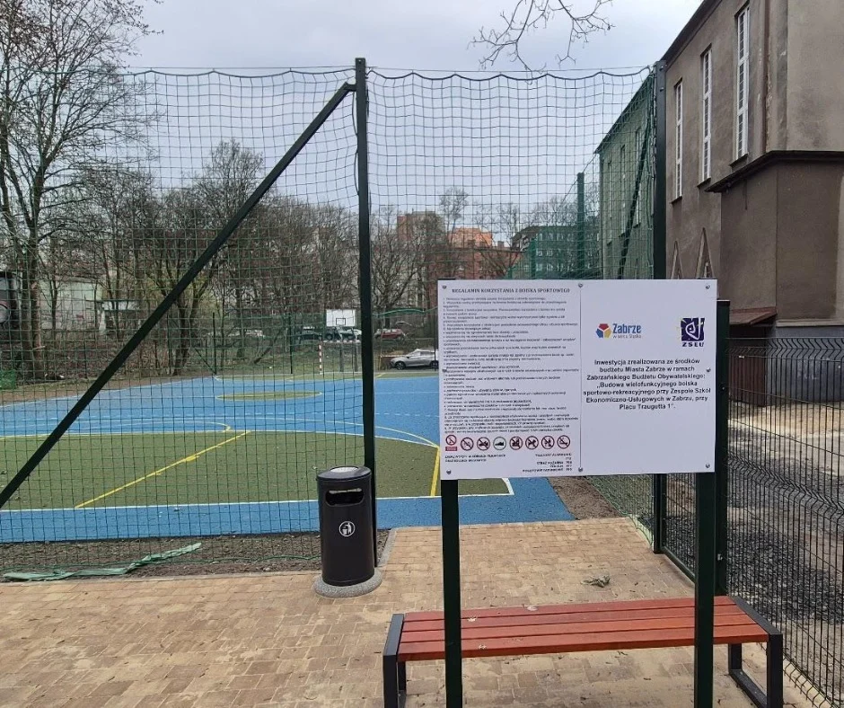 Nowe boisko przy Zespole Szkół Ekonomiczno-Usługowych w Zabrzu / fot. UM Zabrze