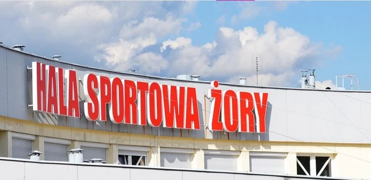 Utrudnienia przy hali MOSiR w Żorach. Kierowcy muszą korzystać z innego parkingu