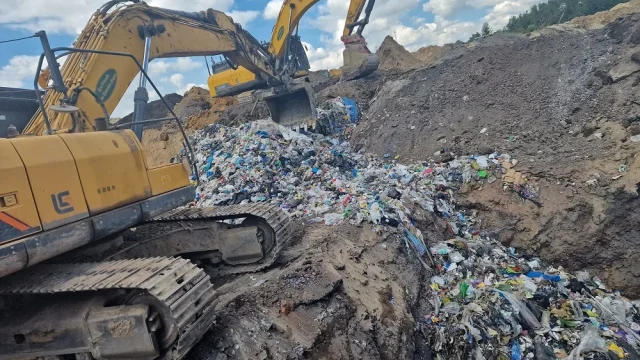 Afera śmieciowa w Piekarach Śląskich. Łapówki, kontrole i znikające dokumenty