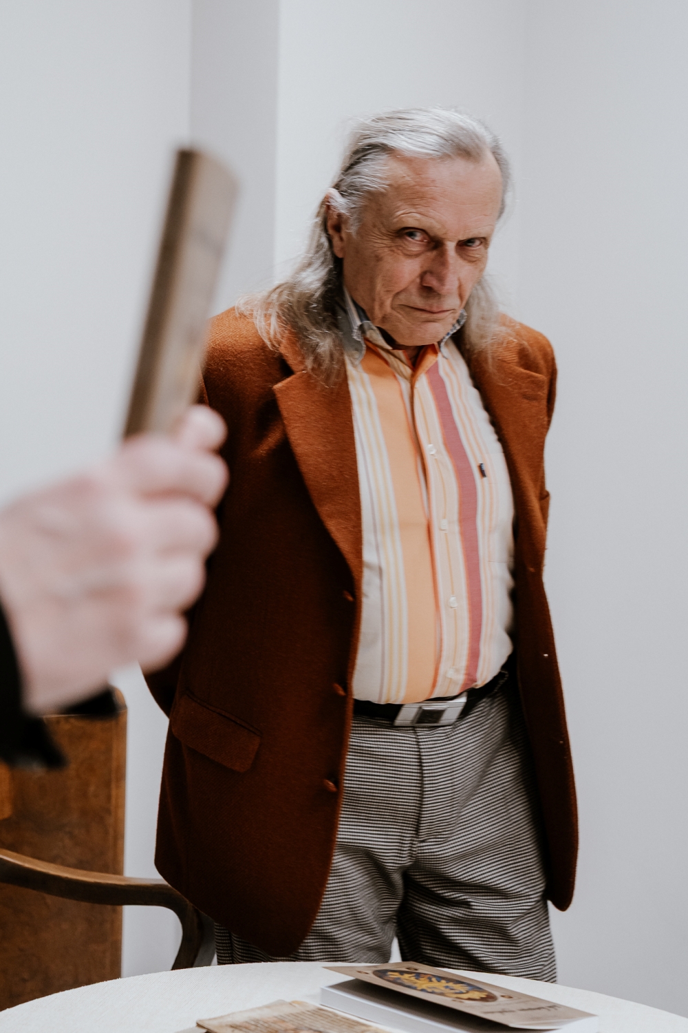 Jerzy Ciurlok przedstawia historię Górnego Śląska w swojej najnowszej książce / fot. UM Mikołów