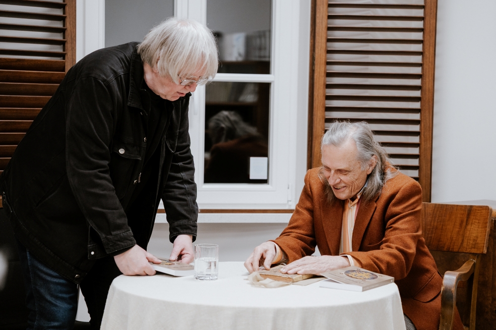 Jerzy Ciurlok przedstawia historię Górnego Śląska w swojej najnowszej książce / fot. UM Mikołów