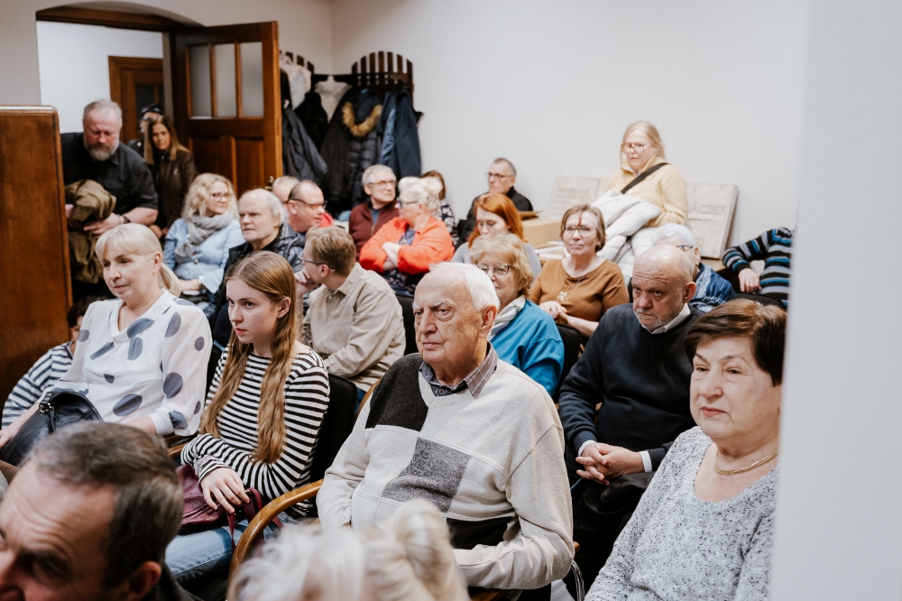Jerzy Ciurlok przedstawia historię Górnego Śląska w swojej najnowszej książce / fot. UM Mikołów