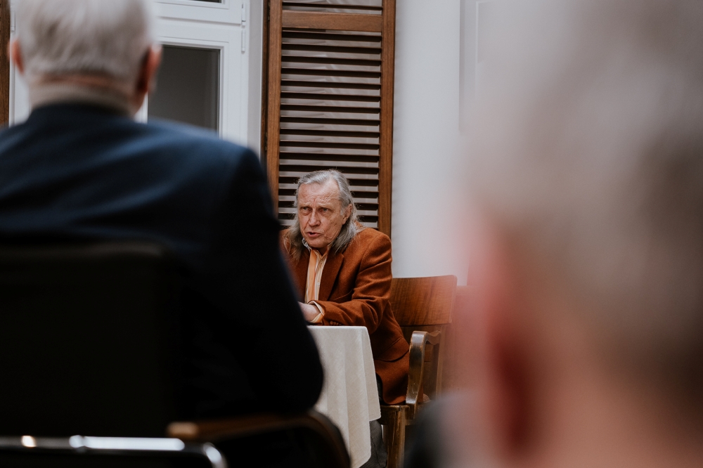 Jerzy Ciurlok przedstawia historię Górnego Śląska w swojej najnowszej książce / fot. UM Mikołów