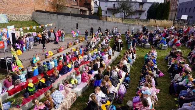 Mali mieszkańcy Żor powitali wiosnę w rytmie eko – kolorowy korowód i ekologiczne atrakcje