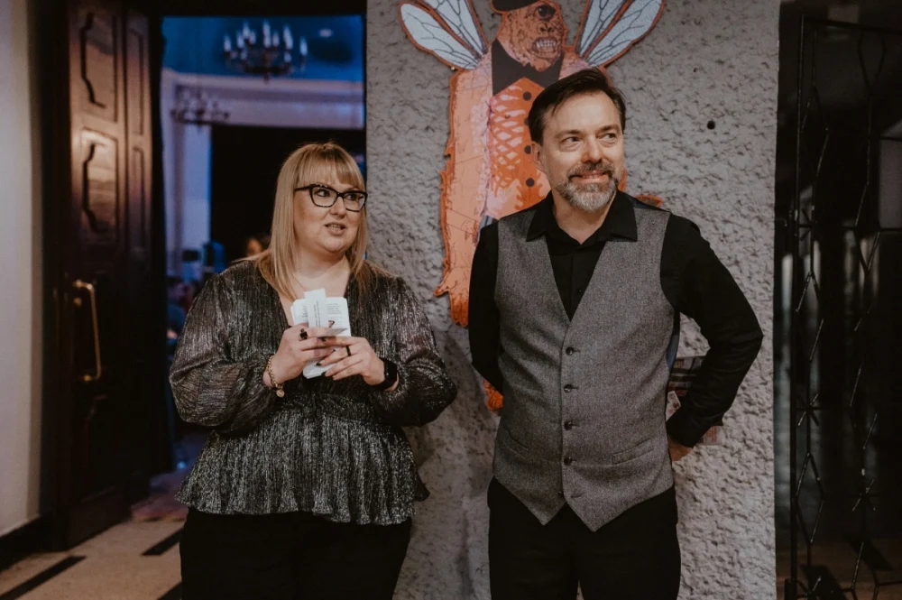 „Blues u kóz” zainaugurowany. Na scenie Maciej Lipina i Nocna Zmiana Bluesa / fot. Birdabo Studio